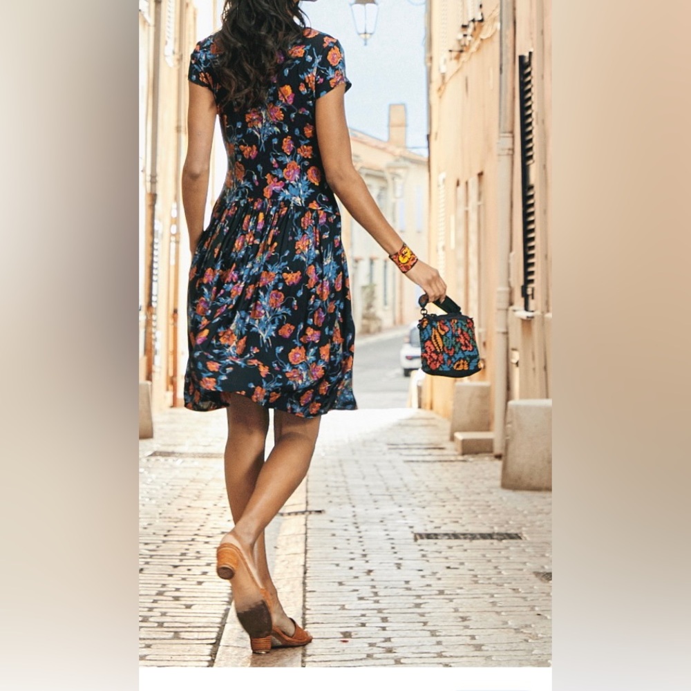 LulaRoe Dress with Pockets Size S - Jersey Printed Le Midi Dress - Amelia - E